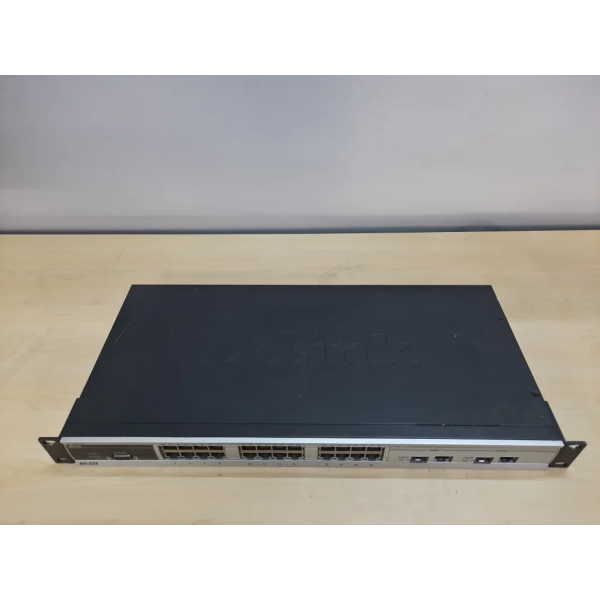 20231123_162845-1024x768-1.webp D-Link xStack Des-3526 Switch , 24 ports , Managed